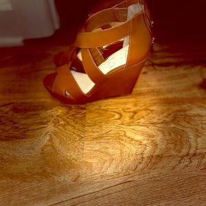 Jessica Simpson Wedges!